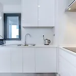 Luxury Two Bedroom With Private Roof Terrace And Hot Tub