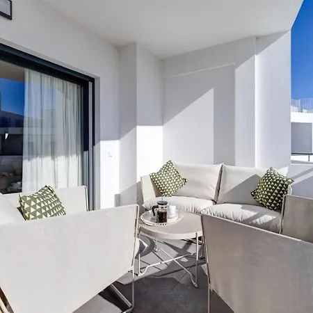 Luxury Two Bedroom With Private Roof Terrace And Hot Tub Appartamento *
