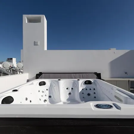 Luxury Two Bedroom With Private Roof Terrace And Hot Tub Appartamento Alvor