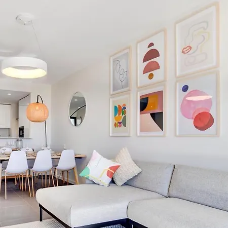 Luxury Two Bedroom With Private Roof Terrace And Hot Tub Appartamento