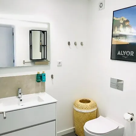 Luxury Two Bedroom With Private Roof Terrace And Hot Tub *