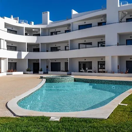 Luxury Two Bedroom With Private Roof Terrace And Hot Tub *